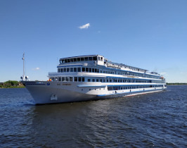 Pushkin ship outside